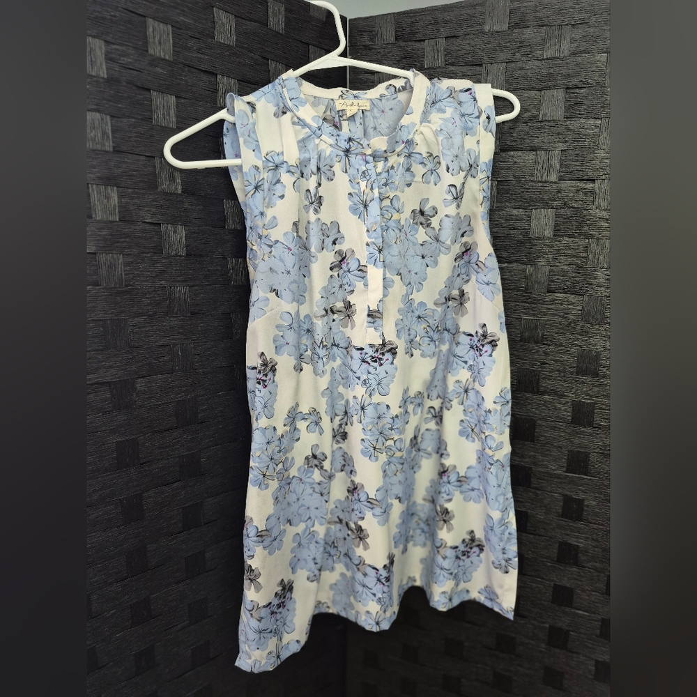 Floral Sleeveless Blouse